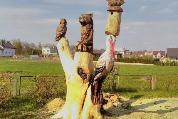 Dešimties valstybių skulptoriai Neveronyse mėgins prakalbinti ąžuolą